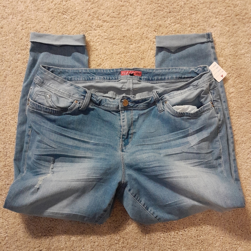 Women's WannaBettaButt Women's Mid-Rise Cuffed Ankle Jeans Distressed NWT Sz 18